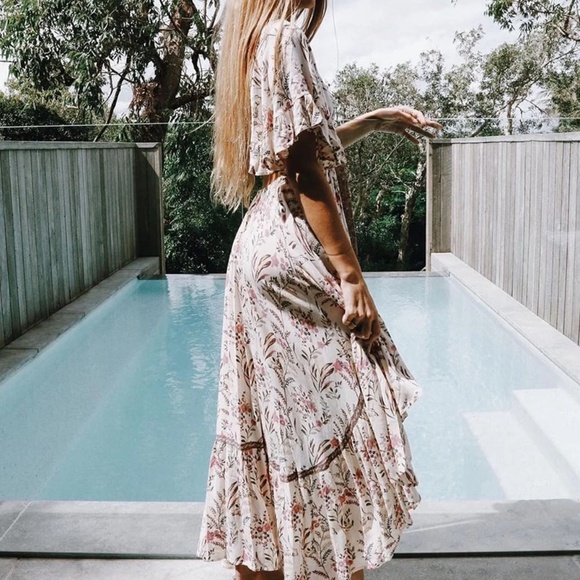 Boho Floral Cut out butterfly sleeve Cottagecore dress - Picture 6 of 13